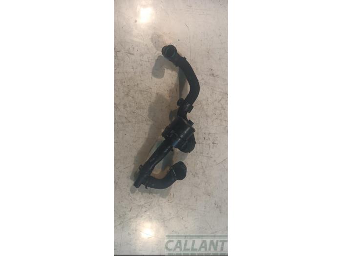 Begagnade Extra vattenpump Landrover Range Rover Velar (LY) 2.0 16V P250 AWD Pris € 48,40 Inklusive moms erbjuds av Garage Callant