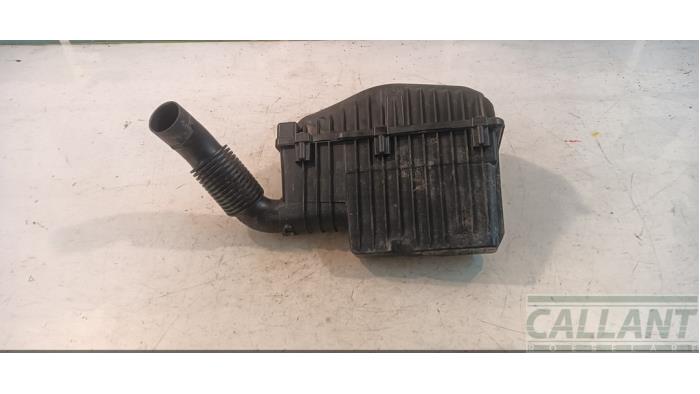 Begagnade Luftfilterhus Peugeot 2008 (CU) 1.2 Vti 12V PureTech 82 Pris € 24,20 Inklusive moms erbjuds av Garage Callant
