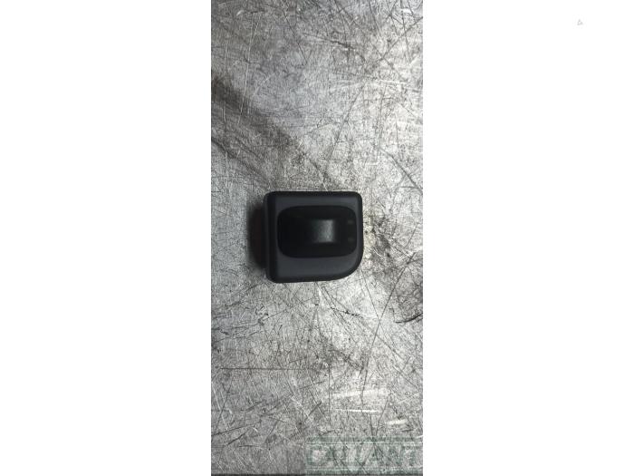 Begagnade Sensor (övriga) Landrover Discovery IV (LAS) 3.0 SD V6 24V Pris € 18,15 Inklusive moms erbjuds av Garage Callant