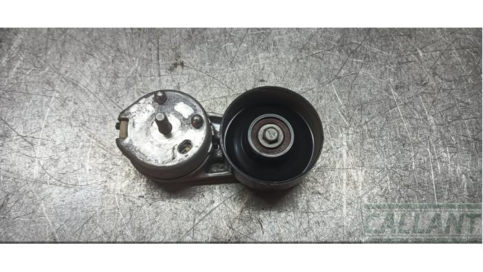 Usados Tensor correa múltiple Landrover Discovery IV (LAS) 3.0 SD V6 24V Precio € 30,25 IVA incluido ofrecido por Garage Callant