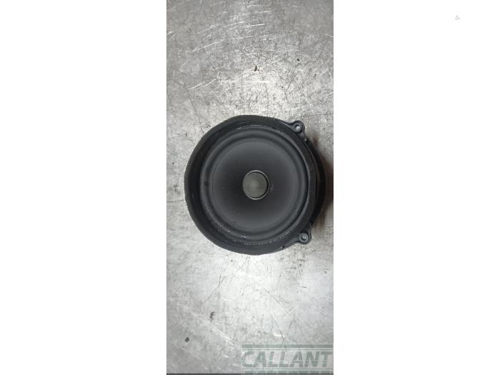 Używane Glosnik Landrover Discovery IV (LAS) 3.0 SD V6 24V Cena € 24,20 Z VAT oferowane przez Garage Callant