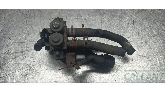 Begagnade Extra vattenpump Jaguar S-type (X200) 2.7 D 24V Pris € 90,75 Inklusive moms erbjuds av Garage Callant