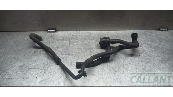 Begagnade Extra vattenpump Jaguar S-type (X200) 2.7 D 24V Pris € 42,35 Inklusive moms erbjuds av Garage Callant