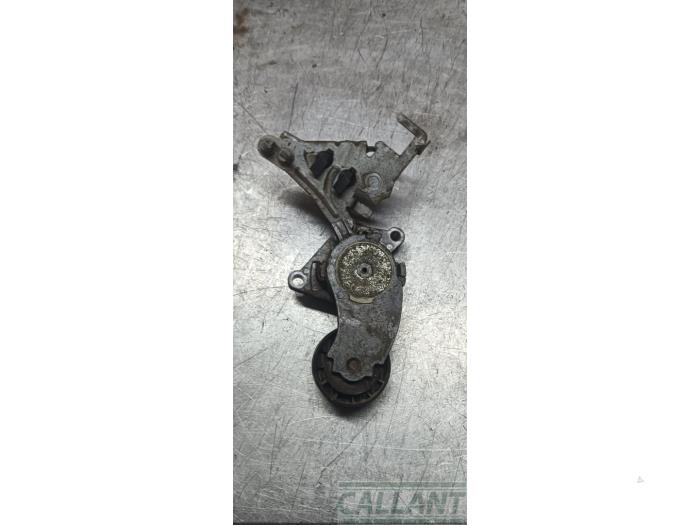 Usados Tensor correa múltiple Volvo V40 (MV) 1.6 D2 Precio € 30,25 IVA incluido ofrecido por Garage Callant
