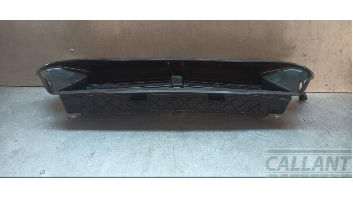 Begagnade Lufttratt Volvo V40 (MV) 1.6 D2 Pris € 169,40 Inklusive moms erbjuds av Garage Callant