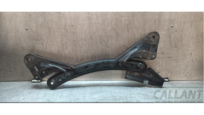 Gebrauchte Motorbalken Volvo V40 (MV) 1.6 D2 Preis € 24,20 Mit Mehrwertsteuer angeboten von Garage Callant