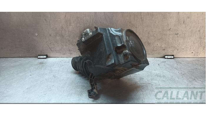 Begagnade Luftfilterhus Volvo V40 (MV) 1.6 D2 Pris € 36,30 Inklusive moms erbjuds av Garage Callant