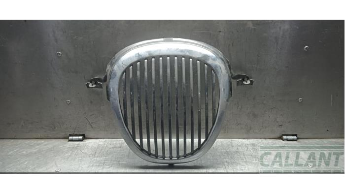 Begagnade Grill Jaguar S-type (X200) 3.0 V6 24V Pris € 60,50 Inklusive moms erbjuds av Garage Callant