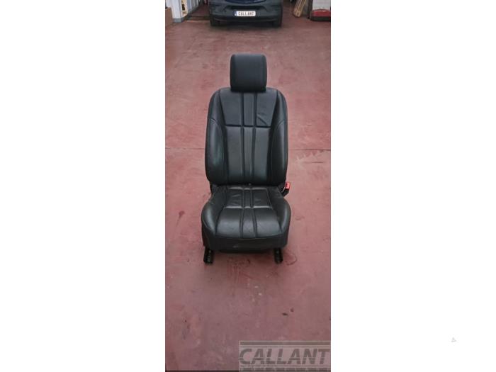 Używane Fotel prawy Jaguar XJ (X351) 3.0 D V6 24V Cena na żądanie oferowane przez Garage Callant