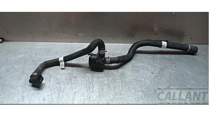 Begagnade Extra vattenpump Landrover Discovery Sport (LC) 2.0 eD4 150 16V Pris € 60,50 Inklusive moms erbjuds av Garage Callant