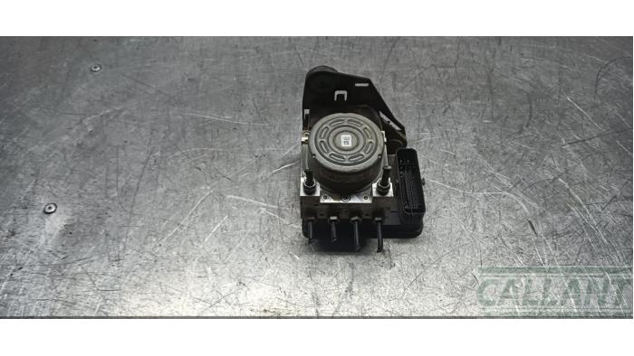 Gebrauchte ABS Pumpe Audi A3 Sportback (8YA) 2.0 30 TDI 16V Preis € 181,50 Mit Mehrwertsteuer angeboten von Garage Callant