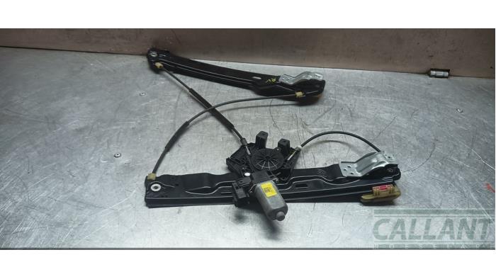 Begagnade Fönstermekanism, 4-dörrars, höger fram Landrover Range Rover Evoque (LVJ/LVS) 2.2 TD4 16V Pris € 60,50 Inklusive moms erbjuds av Garage Callant
