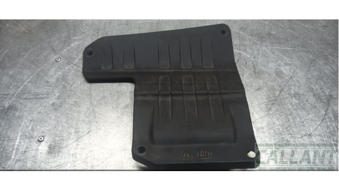 Begagnade Batterilock Landrover Range Rover Evoque (LVJ/LVS) 2.2 TD4 16V Pris € 30,25 Inklusive moms erbjuds av Garage Callant