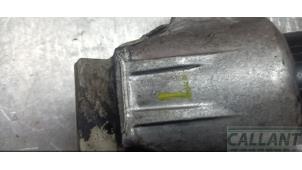 Engine mount from a Jaguar XF (X260) 2.0d 163 E-Performance 16V 2021