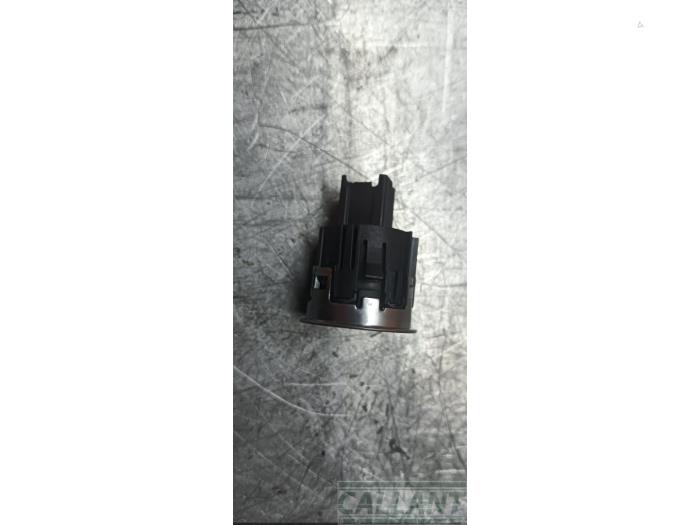 Usagé Commande start/stop Landrover Discovery V (LR) 3.0 Td6 24V Prix € 24,20 Prix TTC proposé par Garage Callant