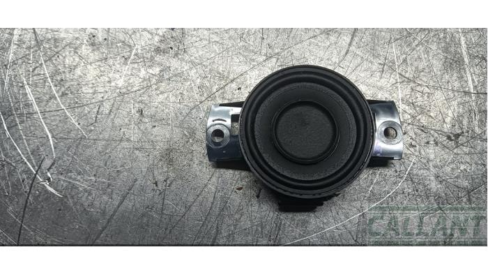 Używane Glosnik Landrover Discovery V (LR) 3.0 Td6 24V Cena € 42,35 Z VAT oferowane przez Garage Callant