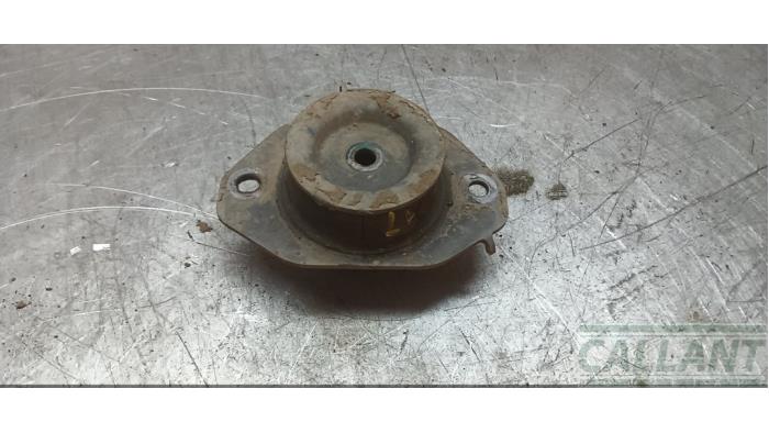 Used Engine mount Opel Vivaro 2.0 CDTI 16V Price € 24,20 Inclusive VAT offered by Garage Callant