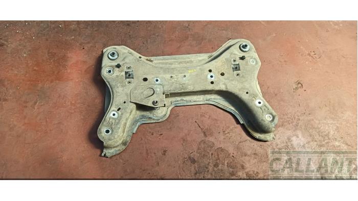 Used Subframe Opel Vivaro 2.0 CDTI 16V Price € 151,25 Inclusive VAT offered by Garage Callant