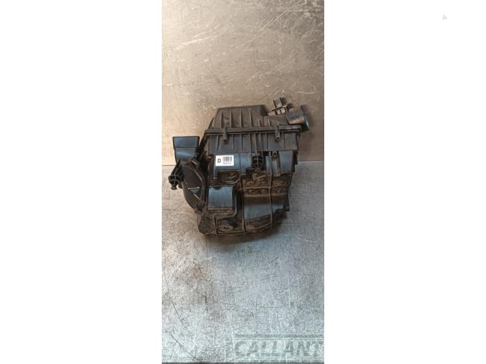 Begagnade Luftfilterhus Landrover Discovery Sport (LC) 2.2 sd4 16V Pris € 48,40 Inklusive moms erbjuds av Garage Callant