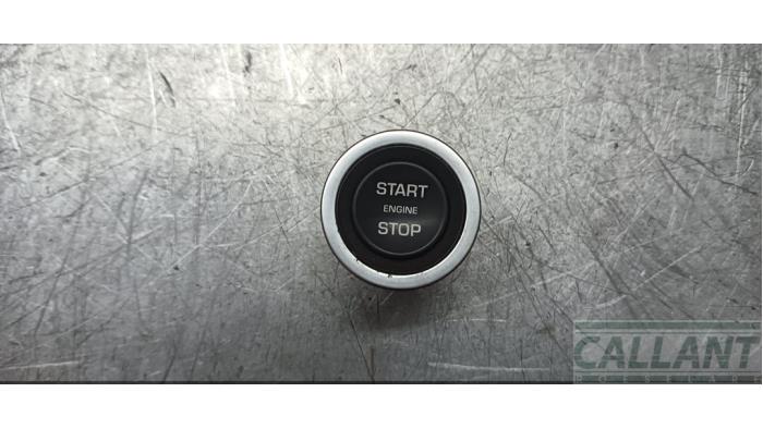 Używane Przelacznik Start/Stop Jaguar E-Pace 2.0 D 150 16V Cena € 30,25 Z VAT oferowane przez Garage Callant