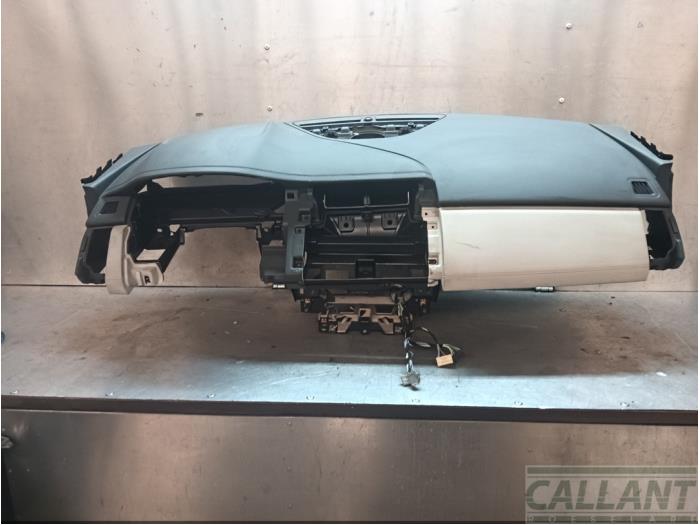 Usados Salpicadero Jaguar E-Pace 2.0 D 150 16V Precio € 484,00 IVA incluido ofrecido por Garage Callant
