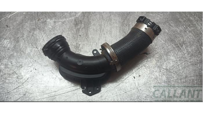 Gebrauchte Intercooler Rohr Jaguar E-Pace 2.0 D 150 16V Preis € 90,75 Mit Mehrwertsteuer angeboten von Garage Callant