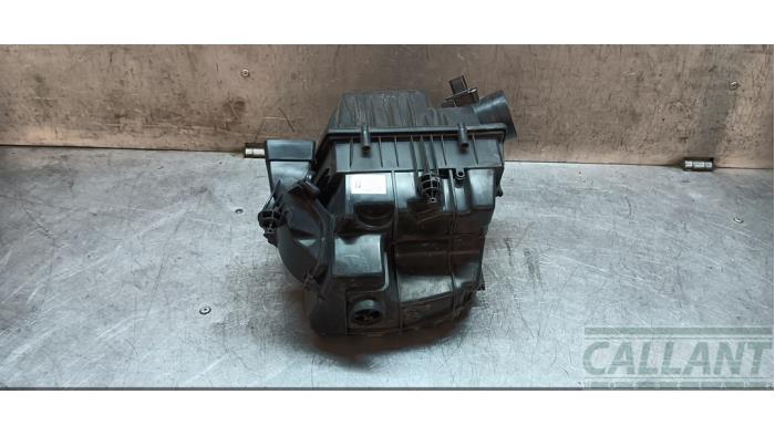Begagnade Luftfilterhus Landrover Discovery Sport (LC) 2.2 sd4 16V Pris € 48,40 Inklusive moms erbjuds av Garage Callant