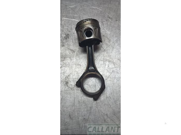 Usados Pistón Landrover Range Rover IV (LG) 4.4 SDV8 32V Precio € 121,00 IVA incluido ofrecido por Garage Callant