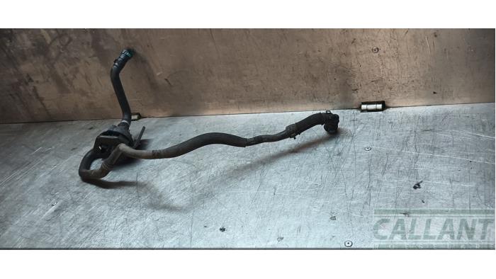 Begagnade Extra vattenpump Landrover Range Rover Velar (LY) 2.0 16V P400e AWD Pris € 102,85 Inklusive moms erbjuds av Garage Callant