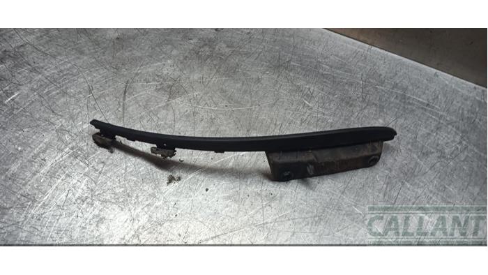 Rear bumper trim bar molding