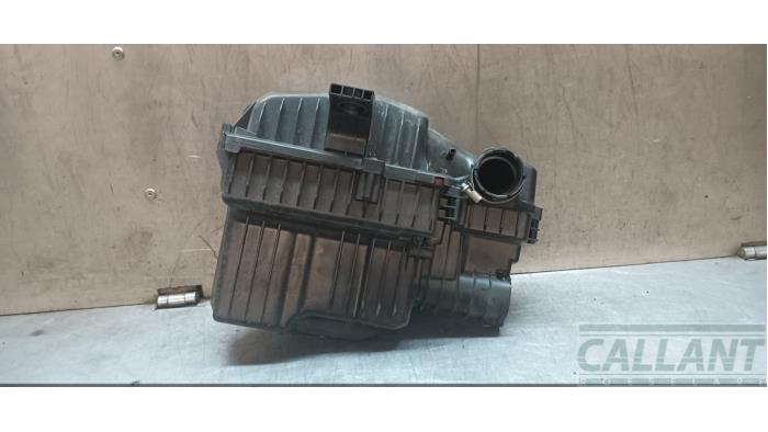 Begagnade Luftfilterhus Opel Corsa F (UB/UH/UP) 1.2 12V 75 Pris € 30,25 Inklusive moms erbjuds av Garage Callant
