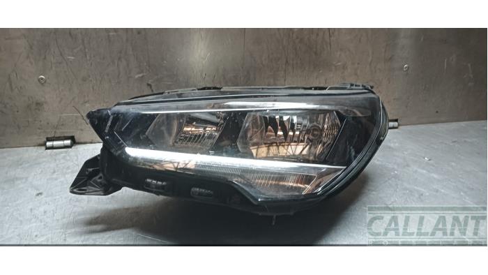 Używane Reflektor lewy Opel Corsa F (UB/UH/UP) 1.2 12V 75 Cena € 272,25 Z VAT oferowane przez Garage Callant