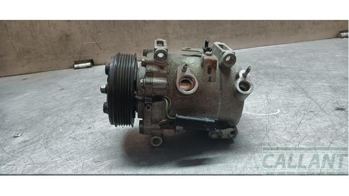 Klimapumpe van een Opel Corsa F (UB/UH/UP) 1.2 12V 75 2020
