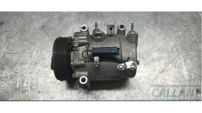 Klimapumpe van een Opel Corsa F (UB/UH/UP) 1.2 12V 75 2020
