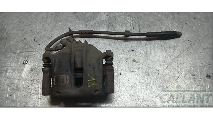 Gebrauchte Bremszange rechts vorne Opel Corsa F (UB/UH/UP) 1.2 12V 75 Preis € 48,40 Mit Mehrwertsteuer angeboten von Garage Callant