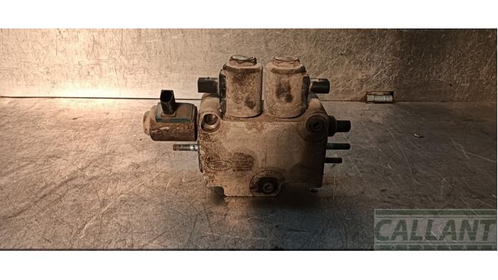 Gebrauchte Ventilblock hydraulisch Landrover Range Rover Sport (LS) 3.0 S TDV6 Preis € 605,00 Mit Mehrwertsteuer angeboten von Garage Callant