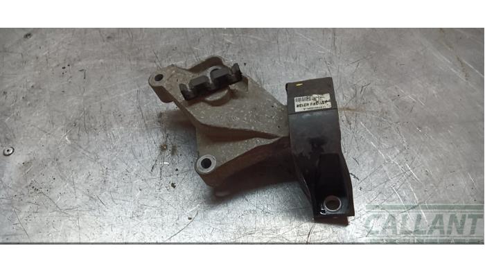 Used Engine mount Dacia Sandero II 0.9 TCE 12V Price € 30,25 Inclusive VAT offered by Garage Callant