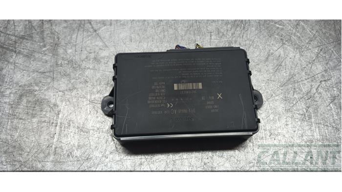 Używane Modul keyless vehicle Landrover Range Rover Sport (LS) 3.0 S TDV6 Cena € 60,50 Z VAT oferowane przez Garage Callant