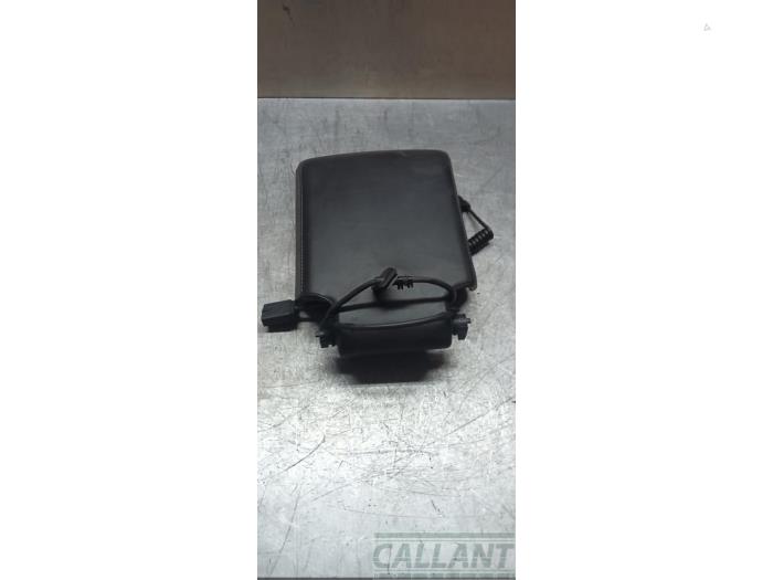 Używane Podlokietnik Landrover Range Rover Sport (LS) 3.0 S TDV6 Cena € 181,50 Z VAT oferowane przez Garage Callant