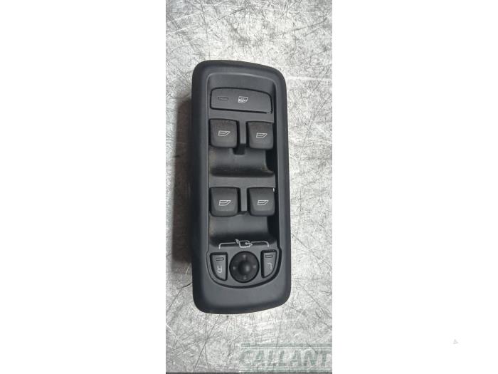 Usados Interruptor combinado de ventanillas Landrover Range Rover Sport (LS) 3.0 S TDV6 Precio € 60,50 IVA incluido ofrecido por Garage Callant