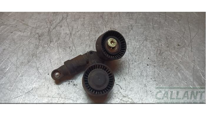 Usados Rodillo correa múltiple Landrover Range Rover III (LM) 4.4 V8 32V Precio € 60,50 IVA incluido ofrecido por Garage Callant