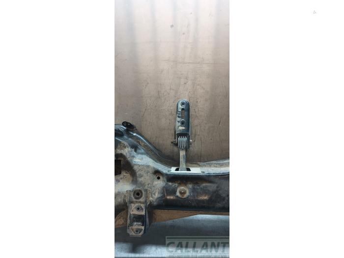 Subframe from a Suzuki SX4 S-Cross (JY) 1.6 16V 2015