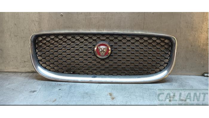 Używane Grill Jaguar XE 2.0 240 Turbo 16V Cena € 102,85 Z VAT oferowane przez Garage Callant