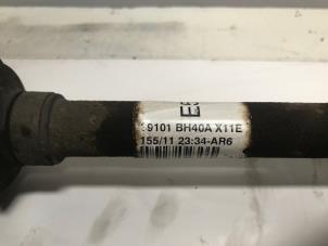 Used Front drive shaft, left Renault Clio III (BR/CR) 1.5 dCi FAP Price on request offered by Autohandel-Smet Gebroeders NV