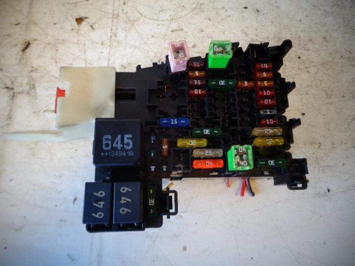 Fuse box Volkswagen Golf VII 2.0 TDI 16V - 5Q0937615C