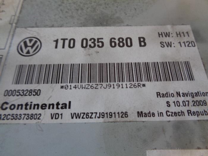 Radio z Volkswagen Passat CC (357) 3.6 FSI R36 24V V6 4Motion 2010
