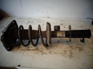 Used Fronts shock absorber, left Fiat Scudo (270) 2.0 D Multijet Price on request offered by Autohandel-Smet Gebroeders NV