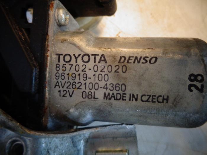 Mechanizm szyby lewej przedniej wersja 4-drzwiowa z Toyota Avensis Wagon (T27) 2.0 16V D-4D-F 2009