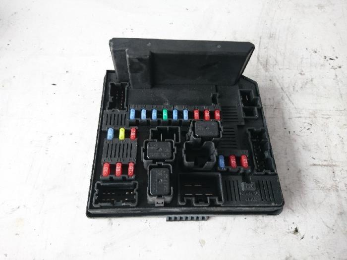 Fuse box Nissan Qashqai 1.5 dCi 28185JD05A