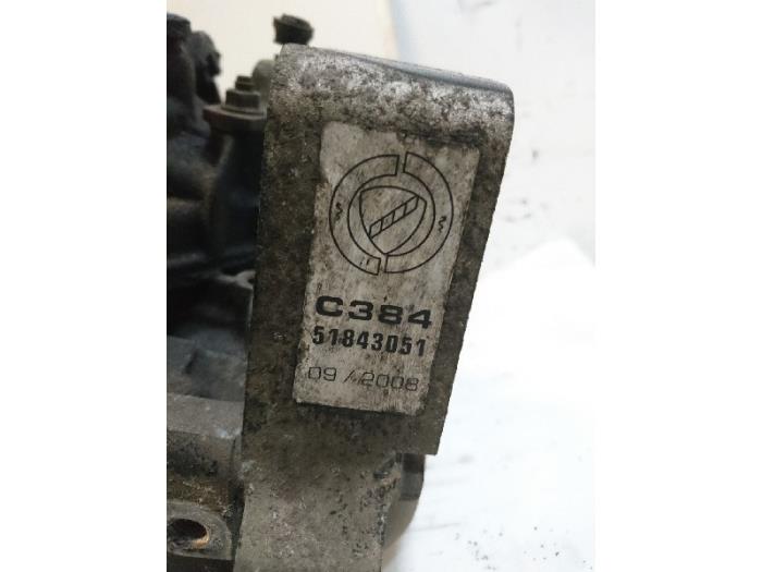 Gebrauchte Getriebe Fiat 500 (312) 1.3 MJTD 16V Preis auf Anfrage angeboten von Autohandel-Smet Gebroeders NV